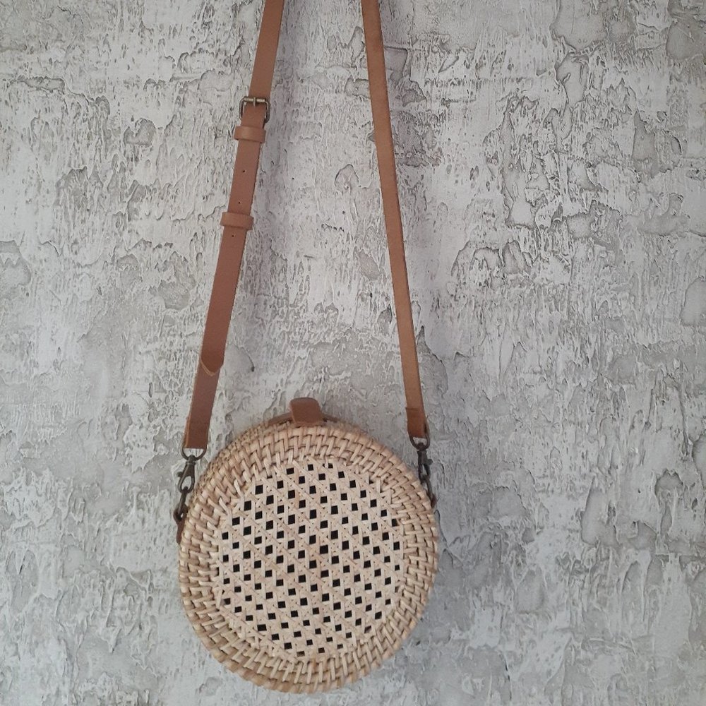 Round basket purse